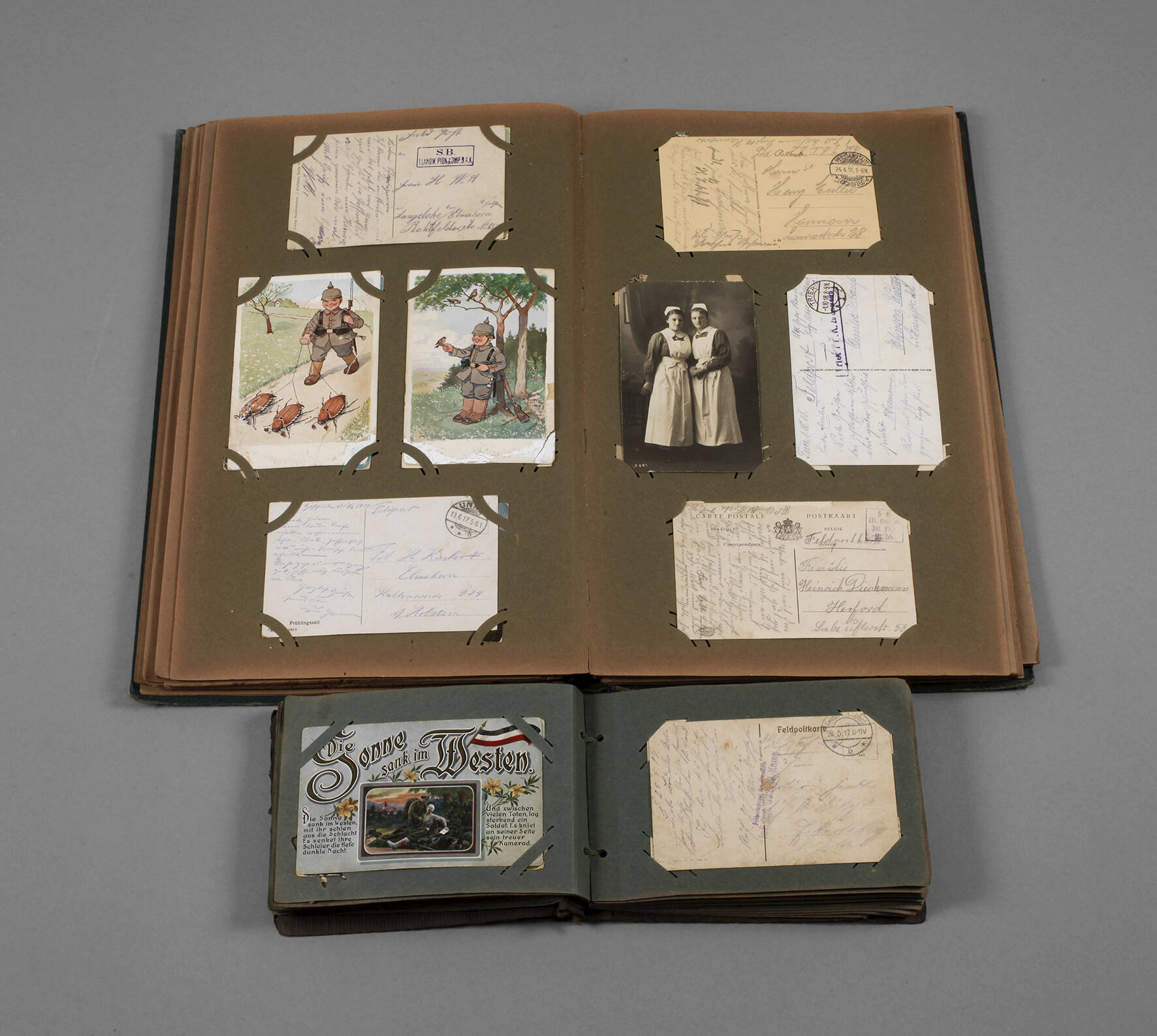 Zwei Ansichtskartenalben Feldpost
