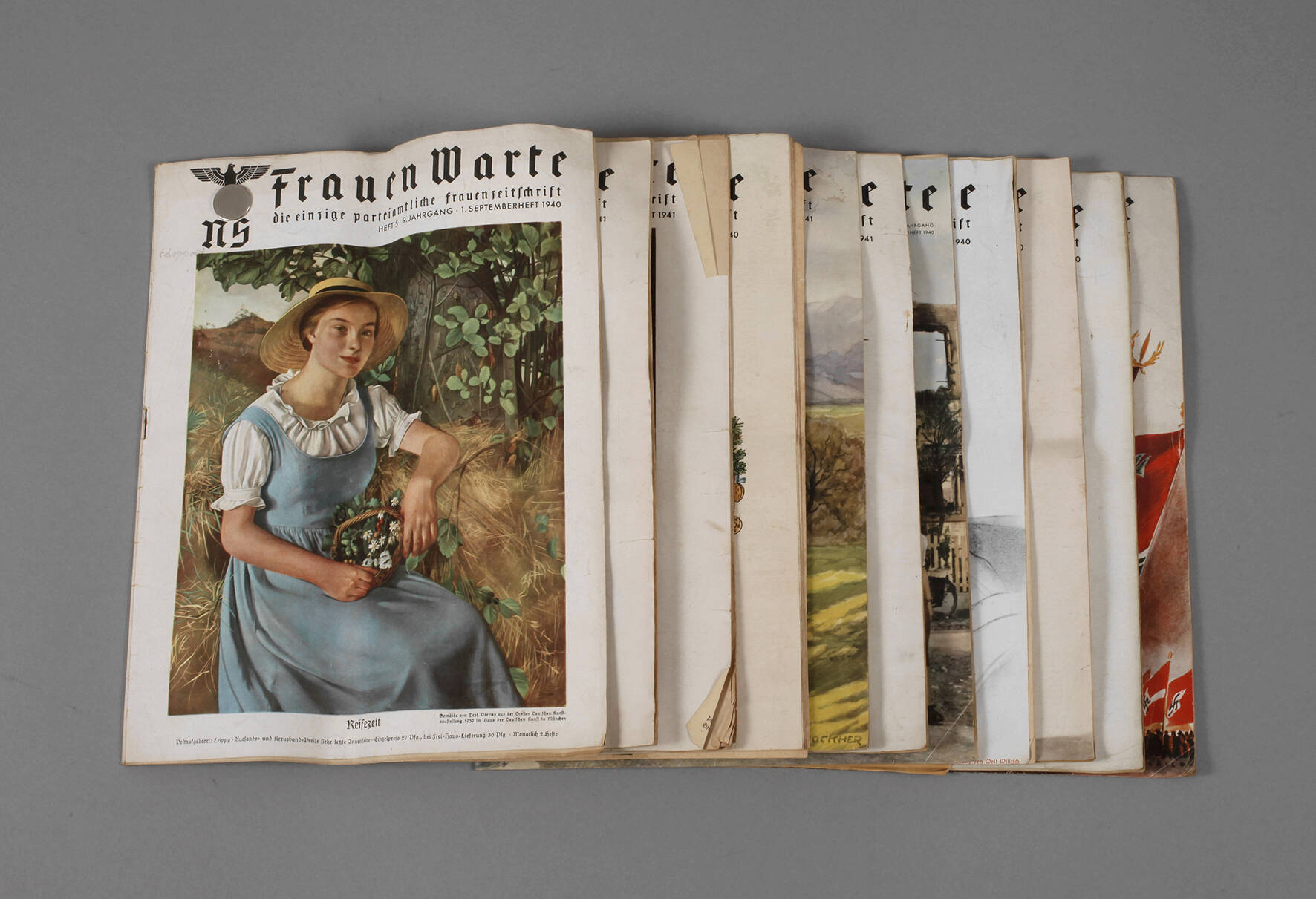 Zehn Zeitschriften NS Frauenwarte