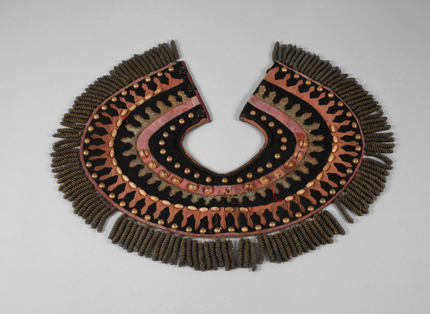 Ethnologischer Halskragen