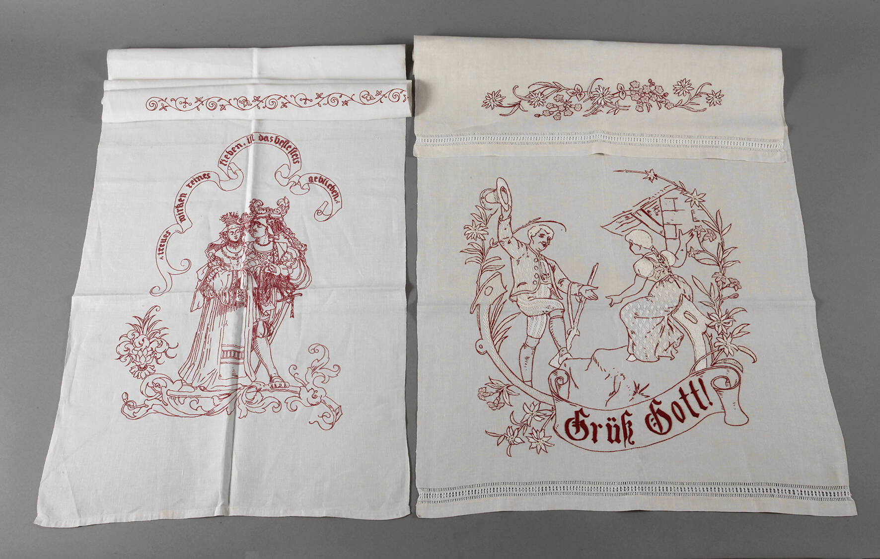 Zwei gestickte Überhandtücher aus Adelsbesitz