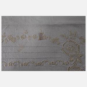 Gestickte Tischdecke Jugendstil