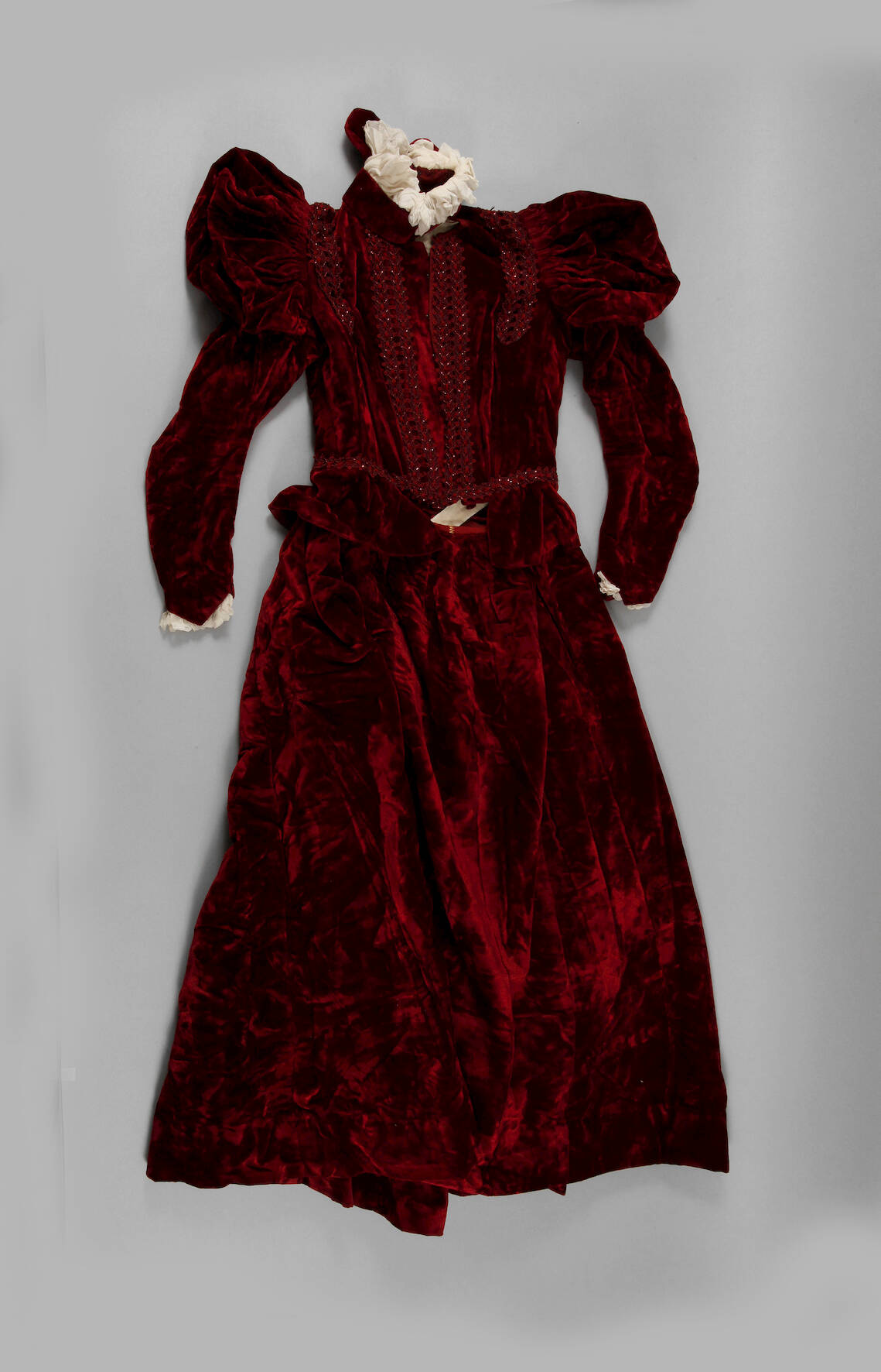 Elegantes Samtkleid Jugendstil