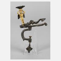 Figürliche Handarbeitsklemme111