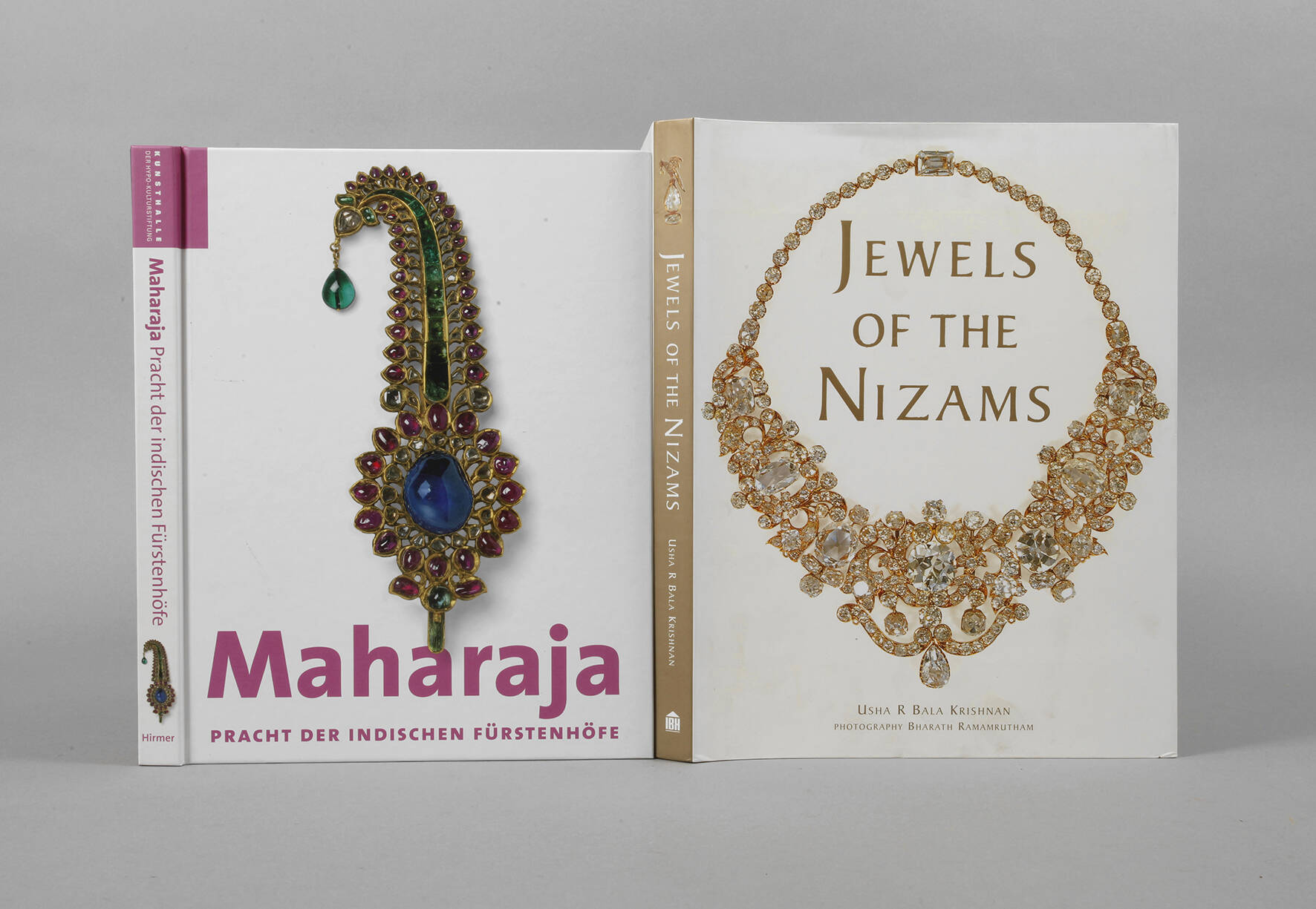 Zwei Bücher orientalischer Schmuck