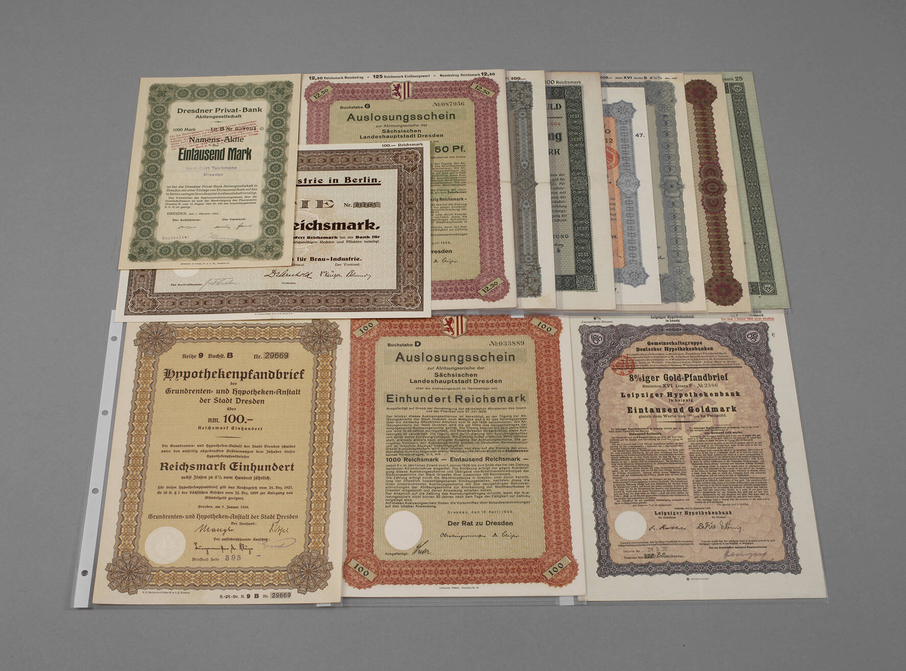 Konvolut Aktien, Wertpapiere und Pfandbriefe