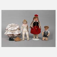 Konvolut Puppen und Kleidung111