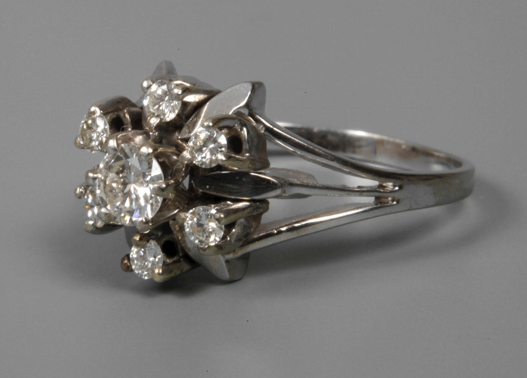 Damenring mit Brillanten