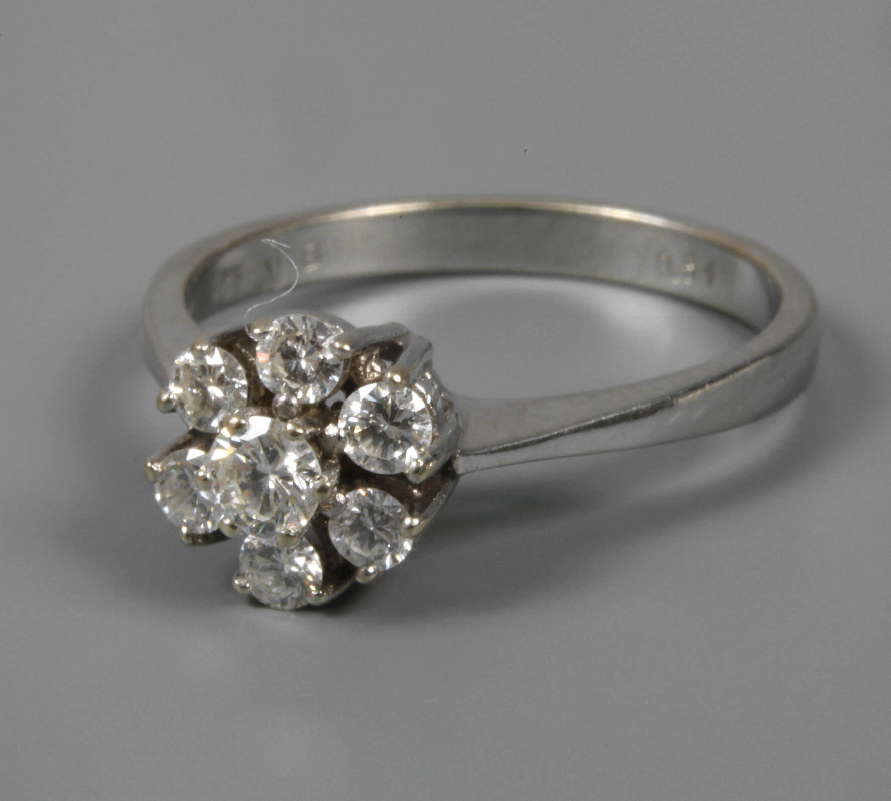 Damenring mit Brillanten