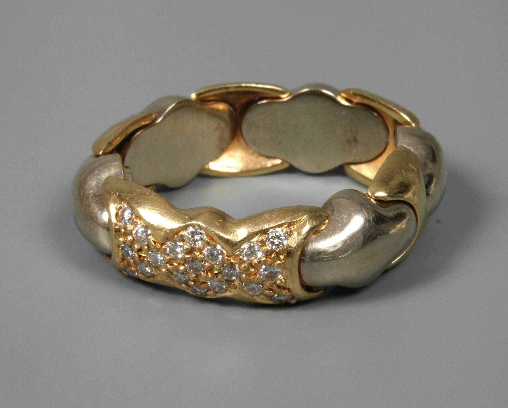 Gliederring mit Brillanten