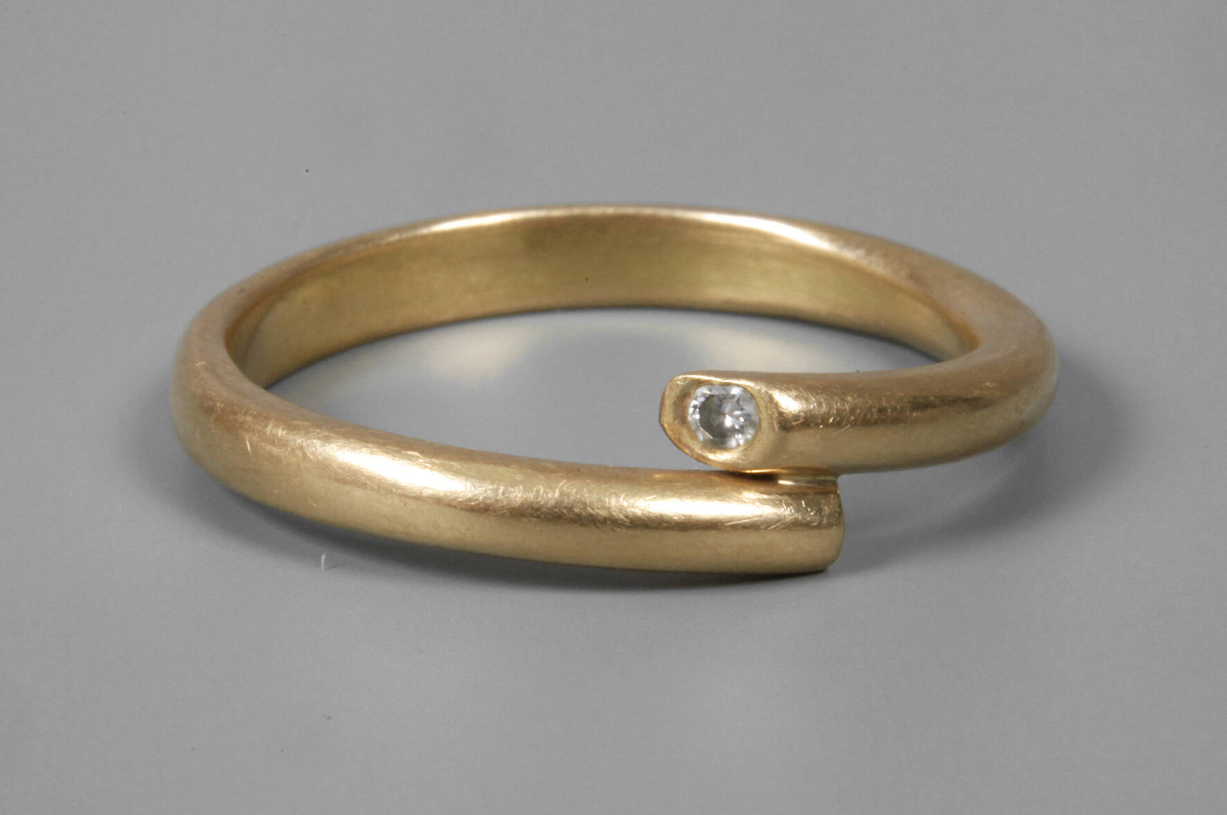 Damenring mit Brillant