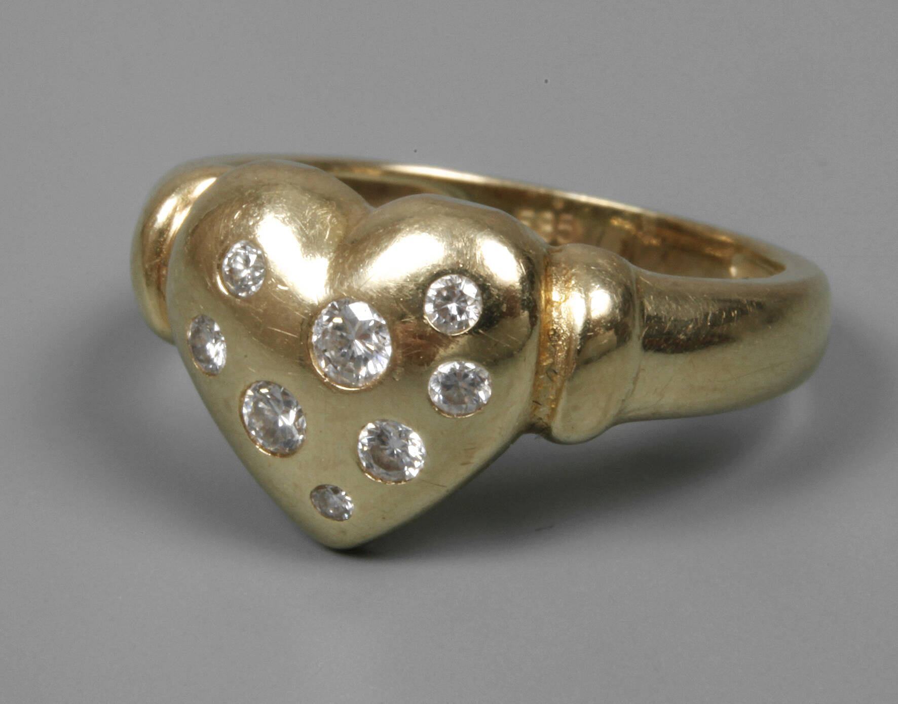 Damenring mit Brillanten