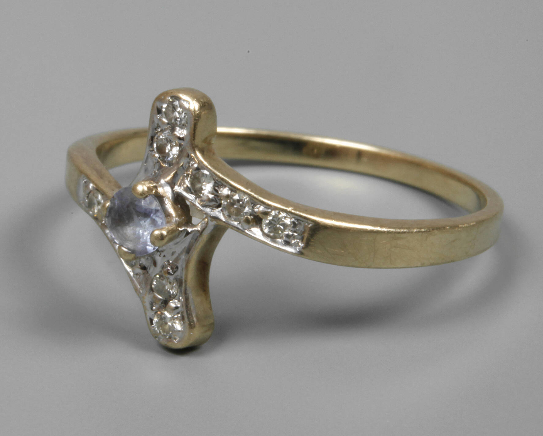 Damenring mit Saphir und Brillanten