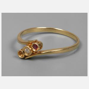 Damenring mit Brillant und Rubin