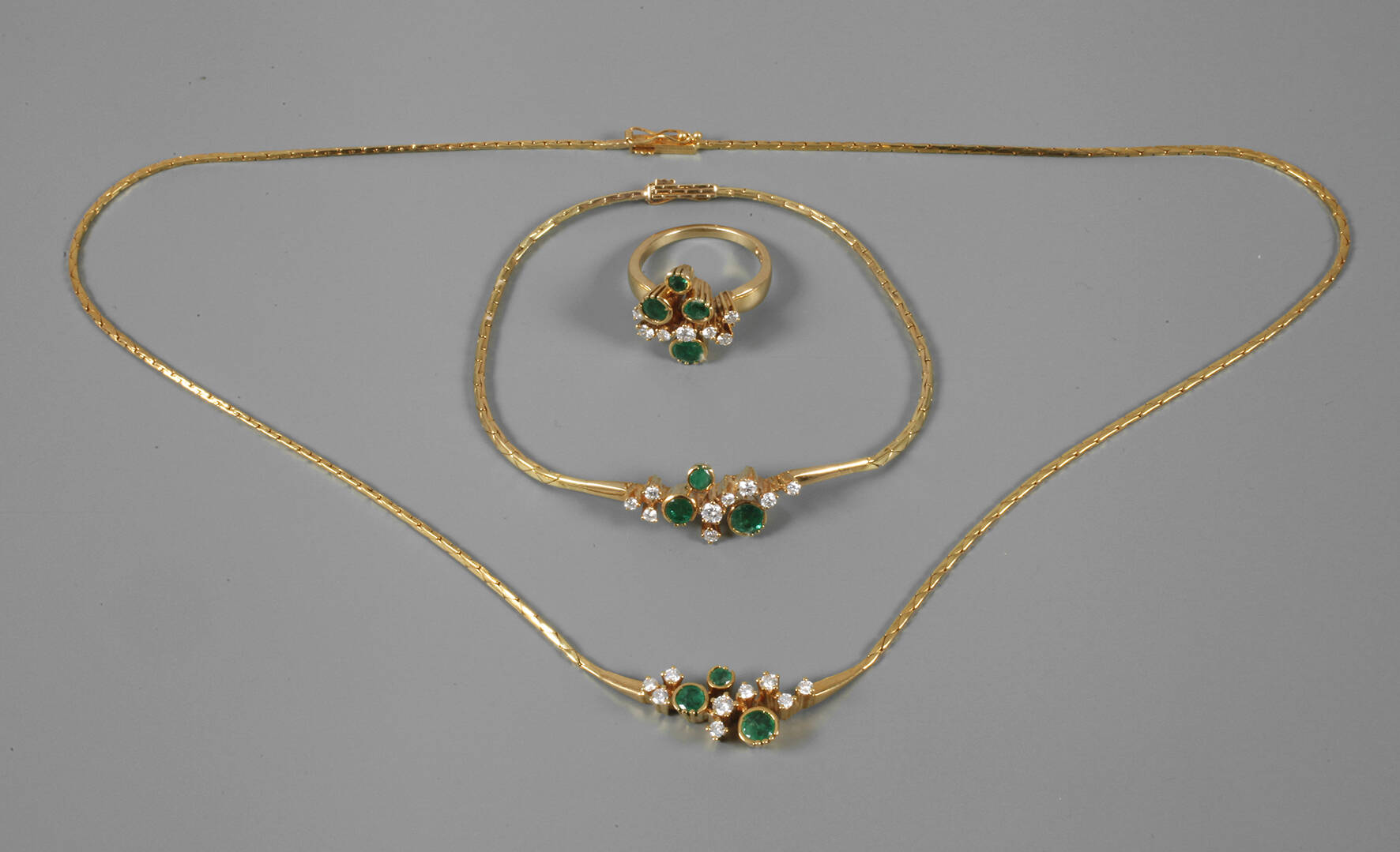 Schmuckset mit Smaragden und Brillanten