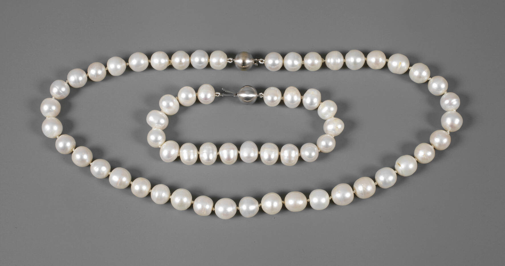 Schmuckset mit Perlen