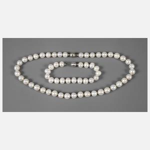 Schmuckset mit Perlen
