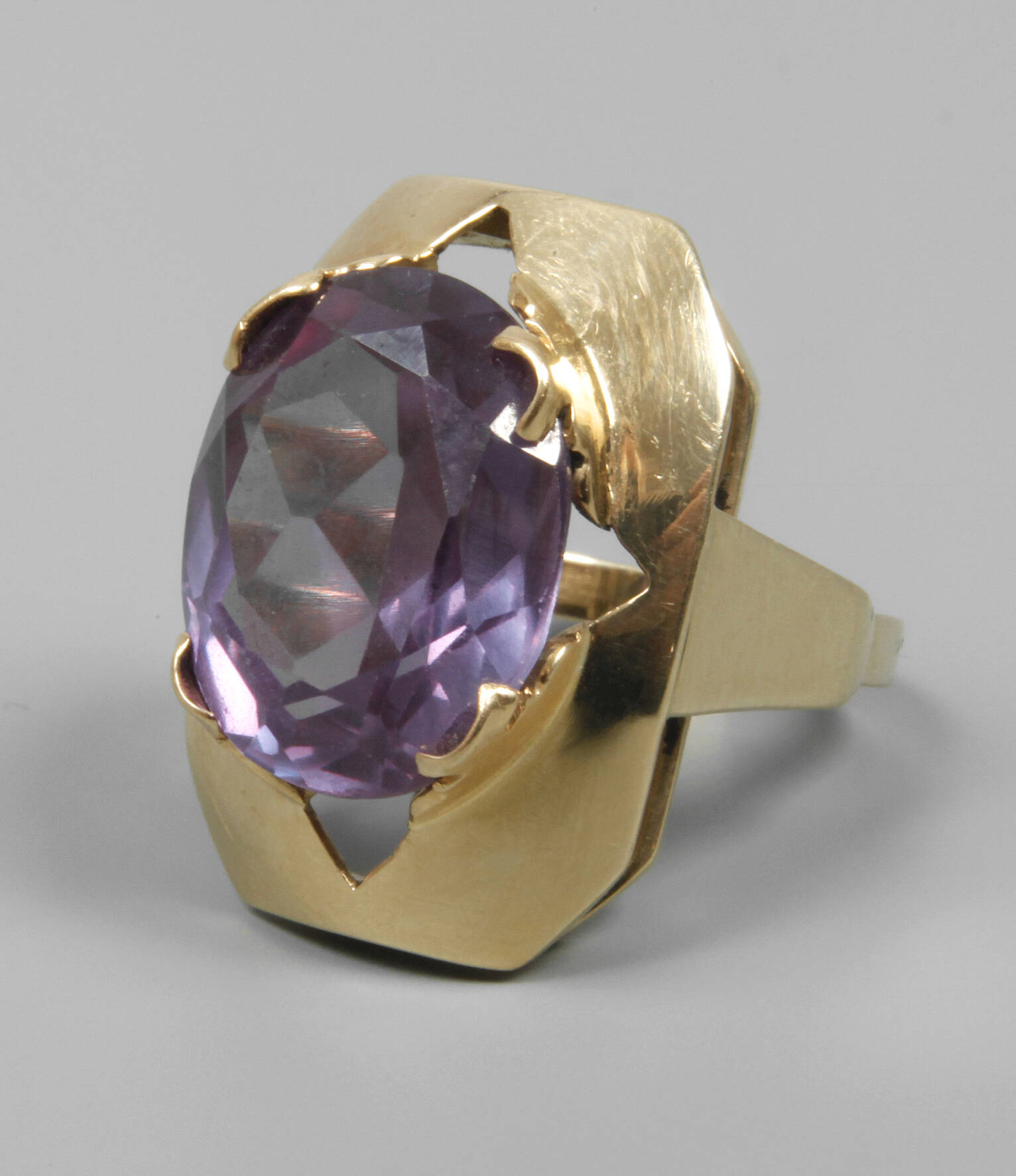 Damenring mit Steinbesatz