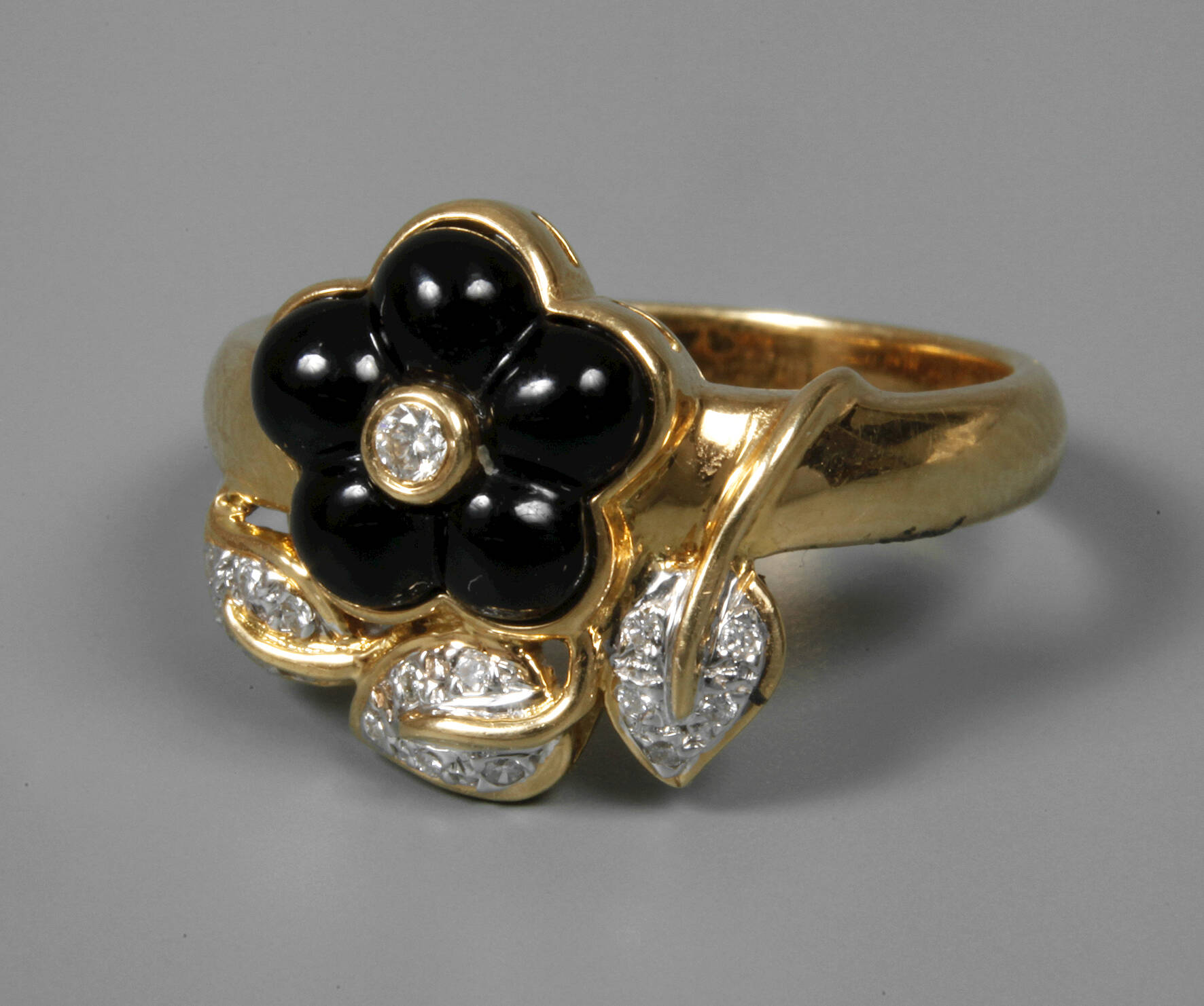 Damenring mit Brillanten und Onyx