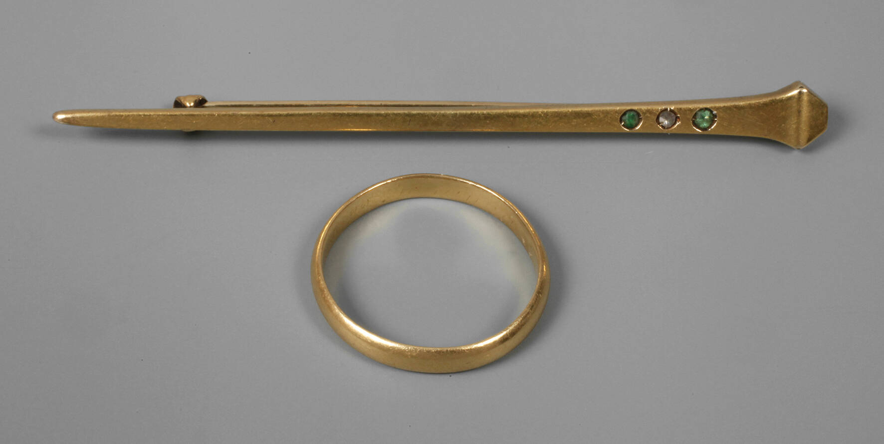 Zwei Schmuckstücke