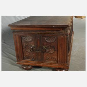 Große Renaissancetruhe