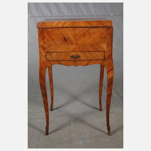 Kleiner Näh- und Spieltisch