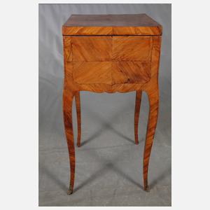 Kleiner Näh- und Spieltisch