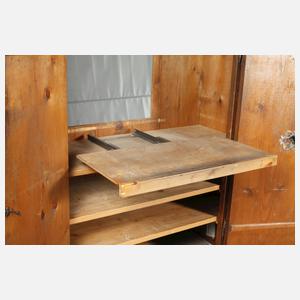 Barocker Bauernschrank