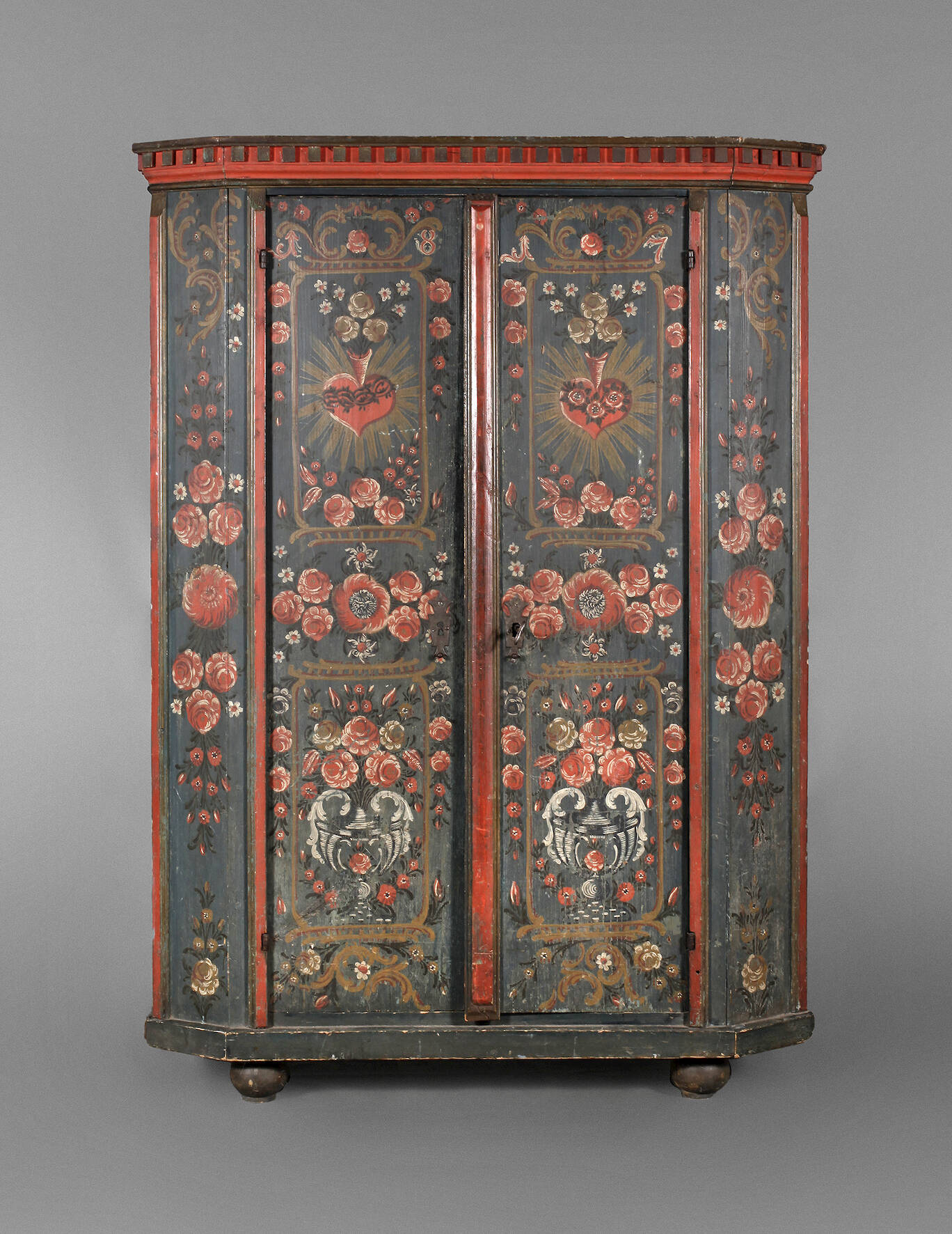 Tölzer Bauernschrank