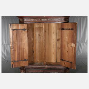 Großer Bauernschrank