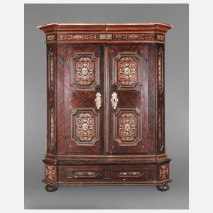 Großer Bauernschrank