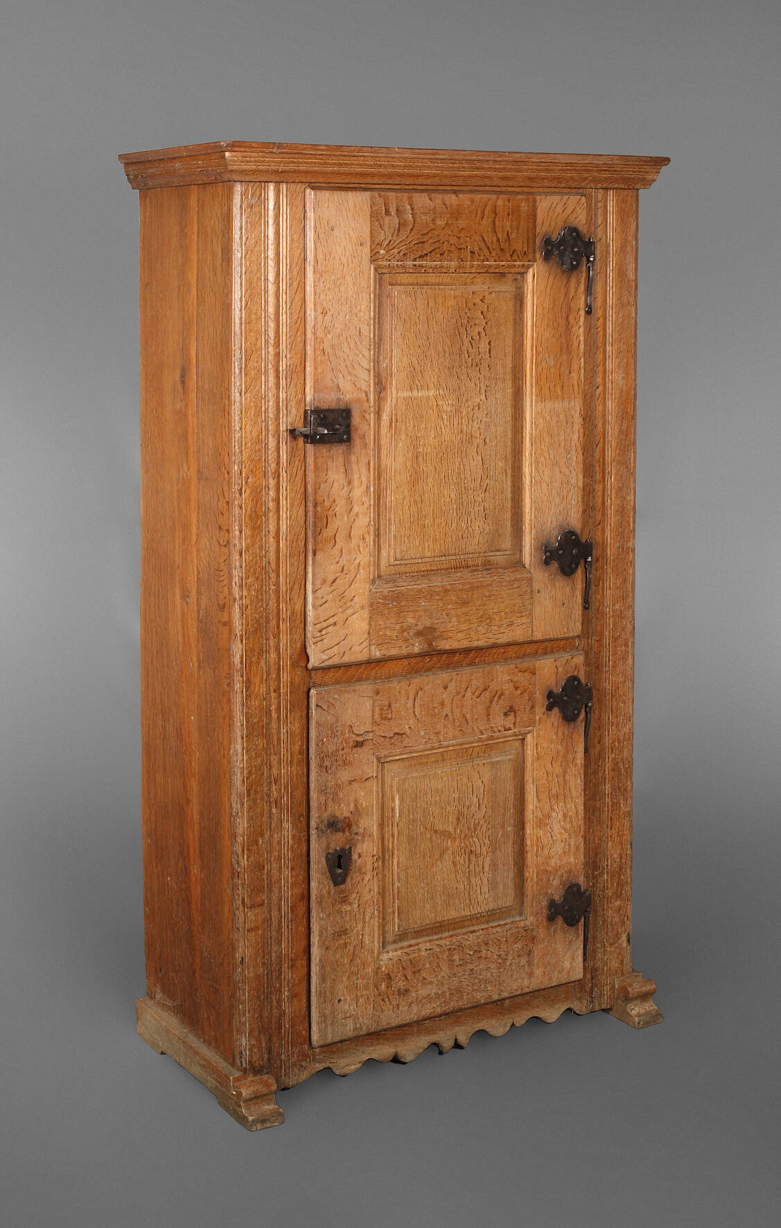 Bauernschrank Barock