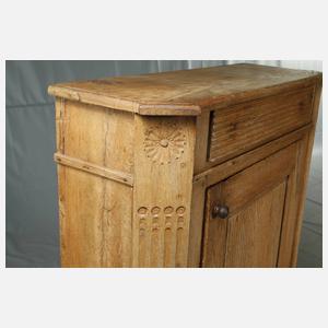 Bäuerlicher Halbschrank