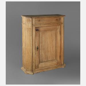 Bäuerlicher Halbschrank