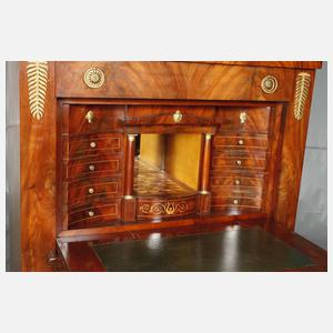 Sekretär aus höfischem Besitz