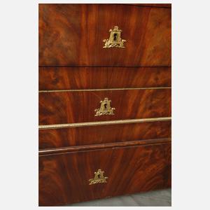 Sekretär aus höfischem Besitz