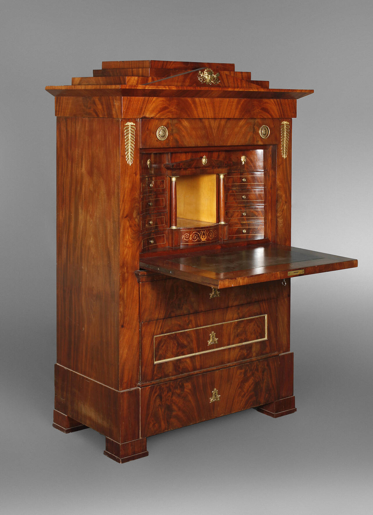 Sekretär aus höfischem Besitz
