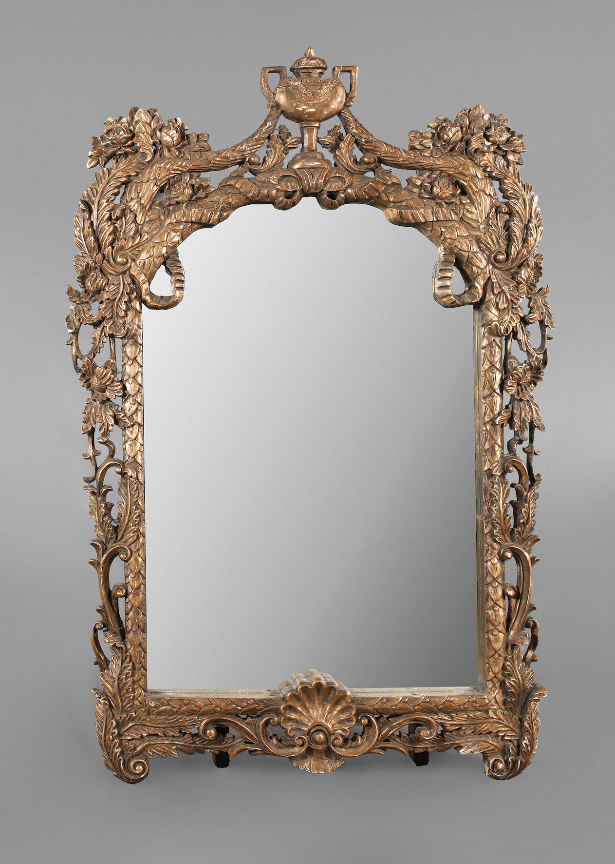 Klassizistischer Wandspiegel