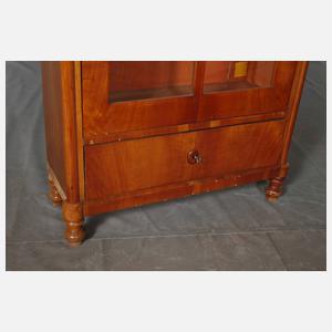 Kleiner Bücherschrank