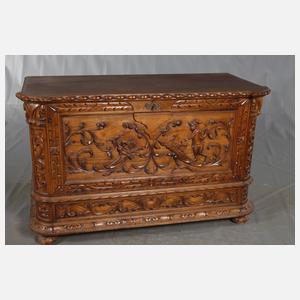 Truhe im Renaissancestil