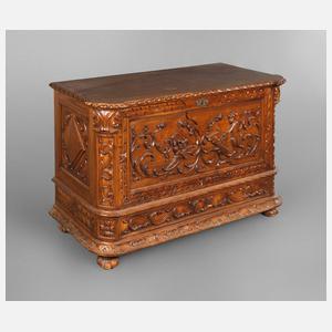 Truhe im Renaissancestil