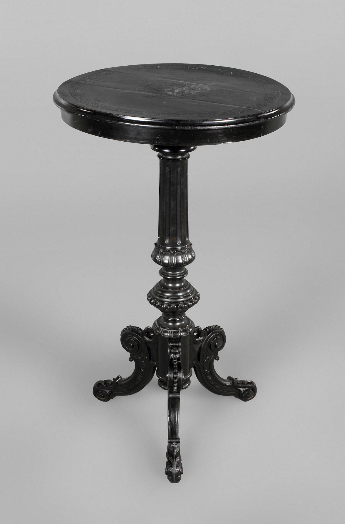 Kleiner Beistelltisch