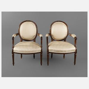 Paar neoklassizistische Sessel