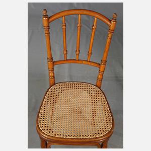 Zwei Kaffeehausstühle