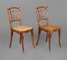 Zwei Kaffeehausstühle