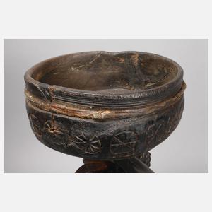 Figürlicher Beistelltisch