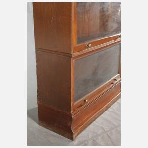 Zwei Patentschränke