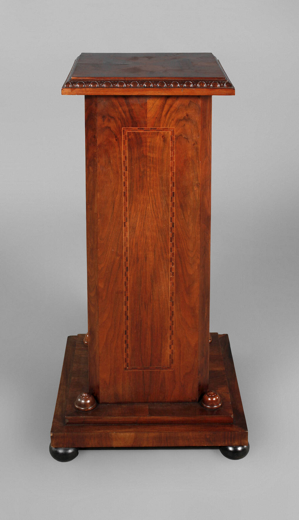 Großes Säulenpodest