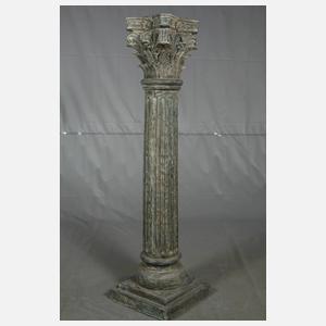 Paar gefasste Säulen