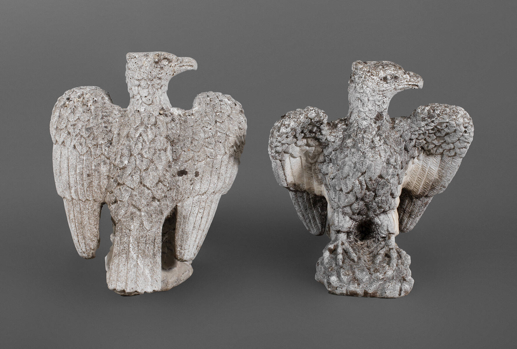 Paar figürliche Säulenabschlüsse