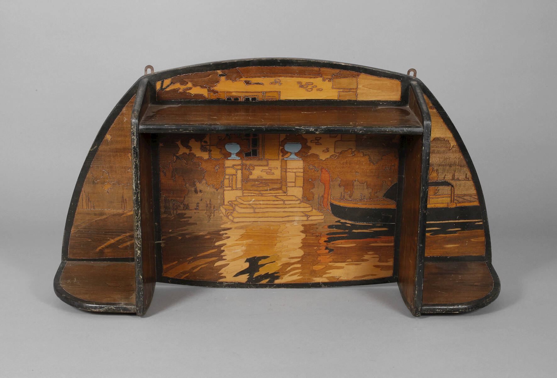 Kleines Wandregal Jugendstil